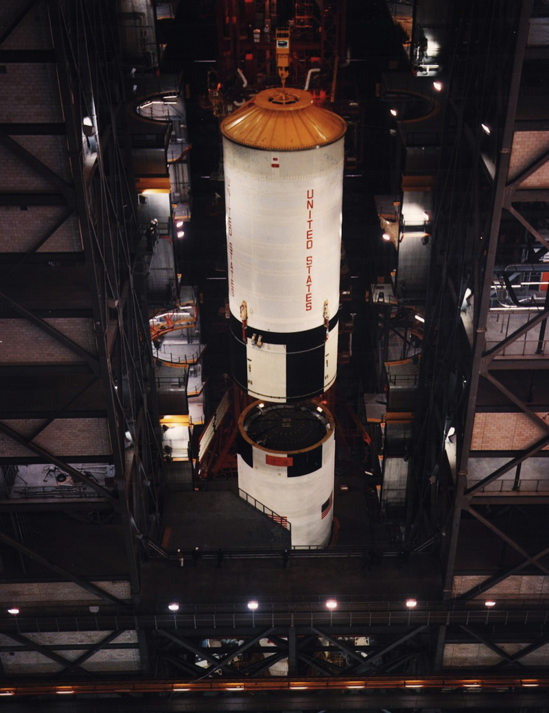 Illustration for article titled Amazing photos from NASA's vaults show how they assembled Apollo 11